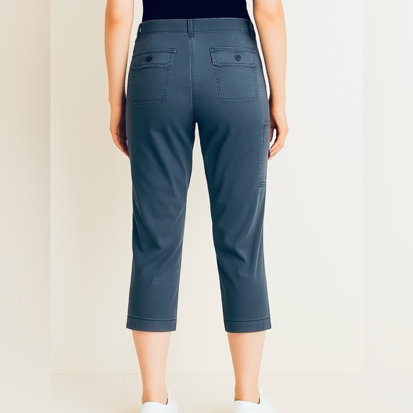 Eddie Bauer Women’s Cargo Capri Pants | Size 7 | 
Blue-Gray Utility Style - Picture 2 of 8